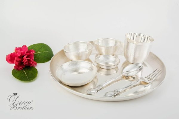 Dere Signature Design Hammered Dinner Set - Image 2