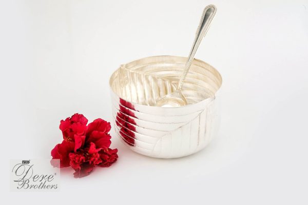 Banana Leaf Serving Bowl with Rice Mould Spoon - Image 2